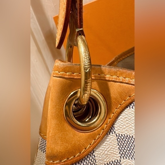 Authentic Louis Vuitton Galliera Damier
Azur Shoulder Bag✨ - Picture 8 of 16